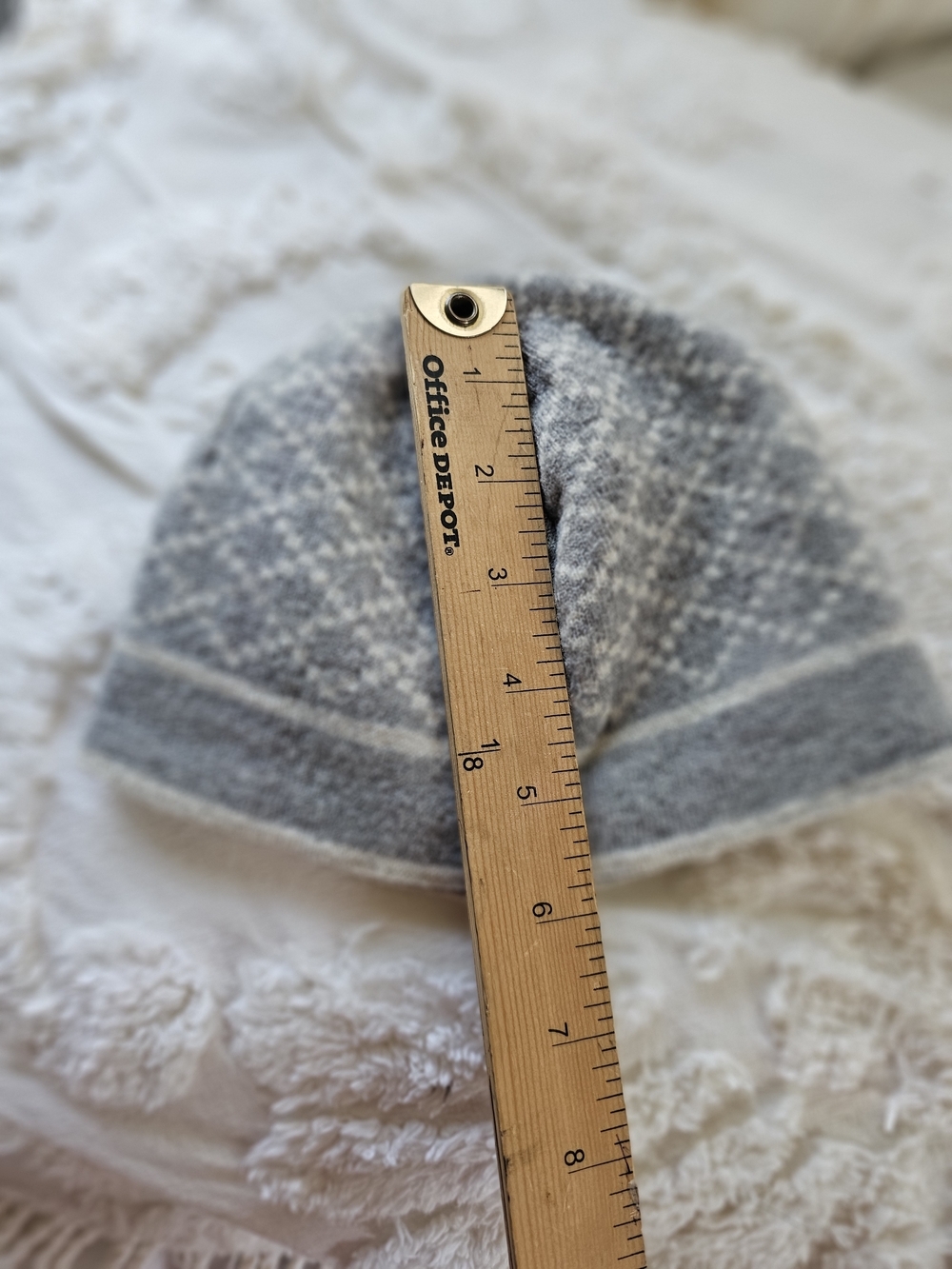 Gucci Gray and Cream Patterned Knit Baby Beanie - Picture 3 of 4